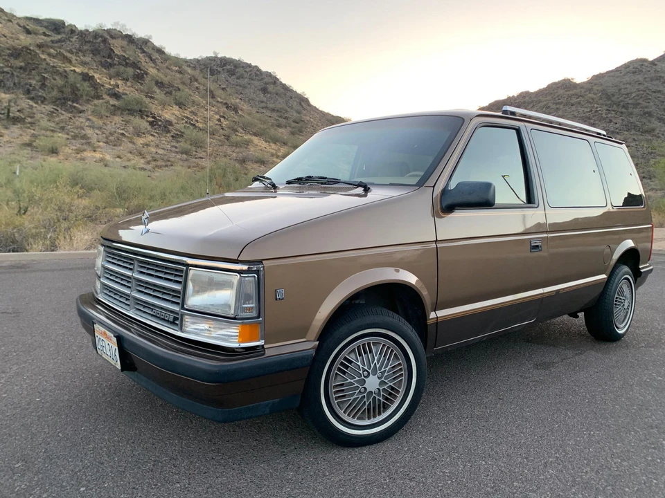 1988 Dodge Caravan - Image 9 of 31
