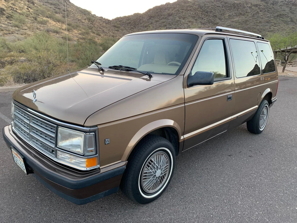 1988 Dodge Caravan - Image 8 of 31