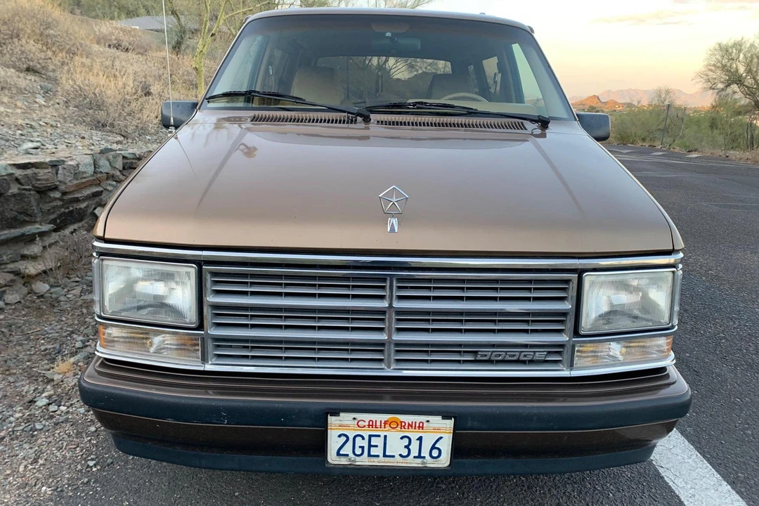1988 Dodge Caravan - Image 2 of 31