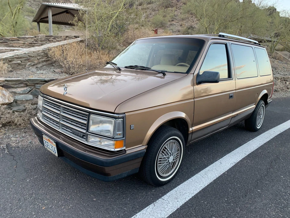 1988 Dodge Caravan - Image 7 of 31