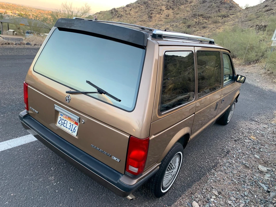 1988 Dodge Caravan - Image 15 of 31