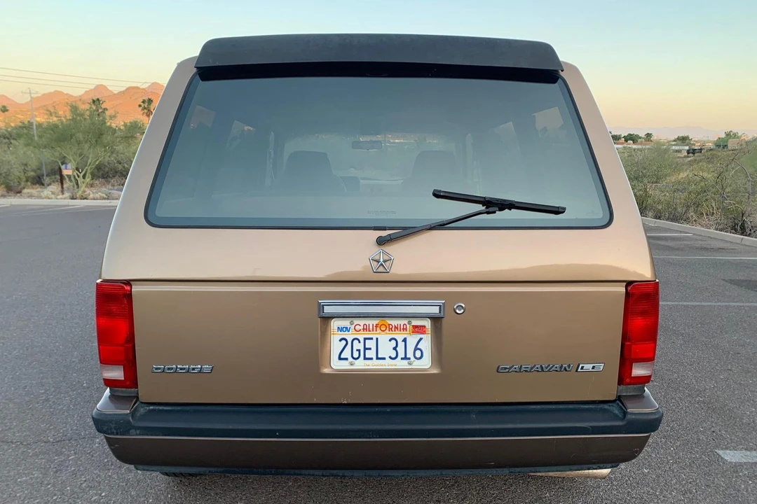 1988 Dodge Caravan - Image 5 of 31