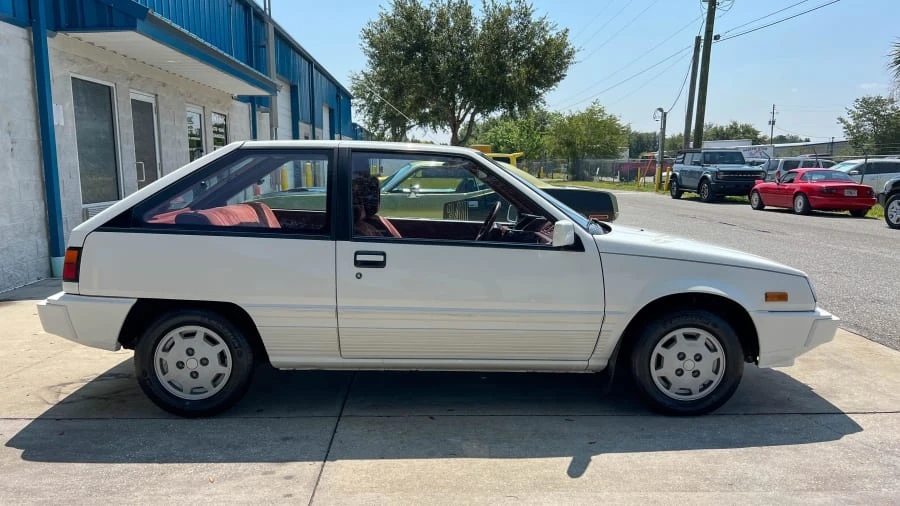 1988 Dodge Colt - Image 8 of 31