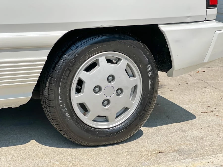 1988 Dodge Colt - Image 18 of 31