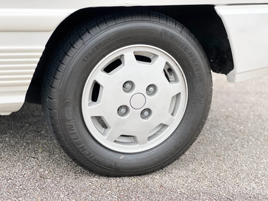 1988 Dodge Colt - Image 17 of 31
