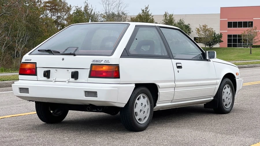 1988 Dodge Colt - Image 8 of 31