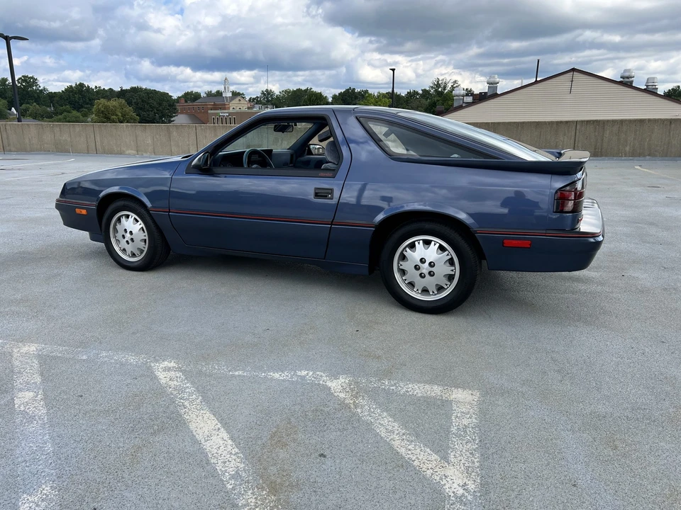 1988 Dodge Daytona - Image 21 of 31