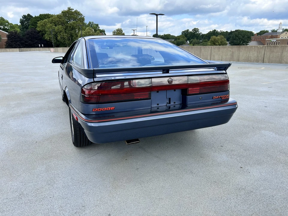 1988 Dodge Daytona - Image 18 of 31
