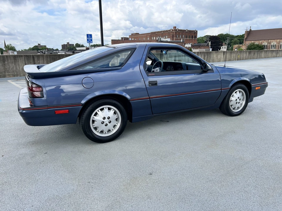 1988 Dodge Daytona - Image 13 of 31