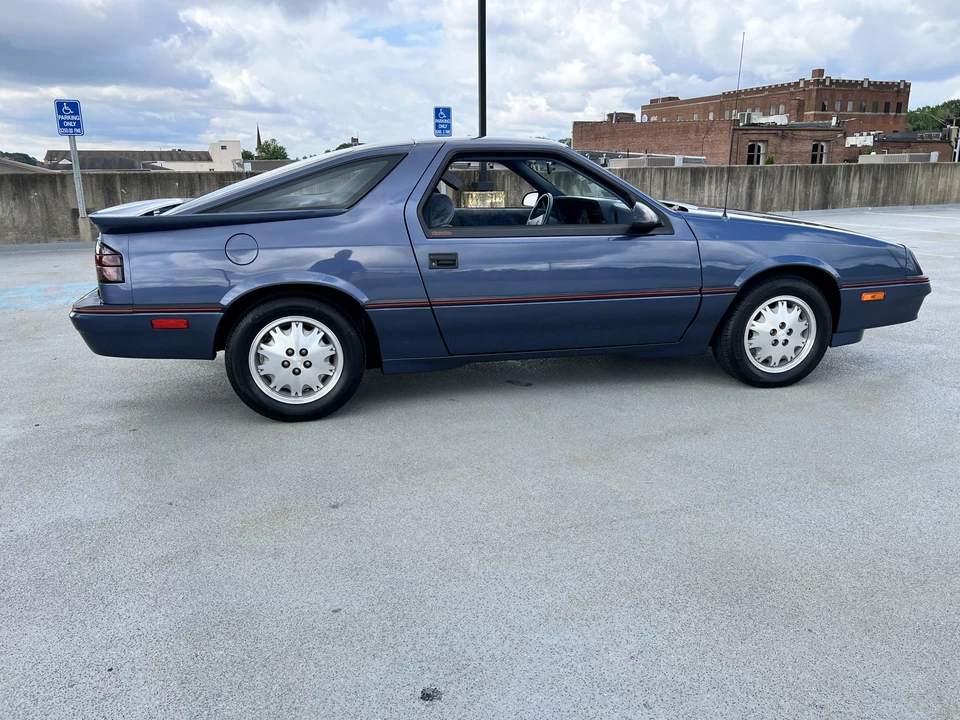 1988 Dodge Daytona - Image 12 of 31