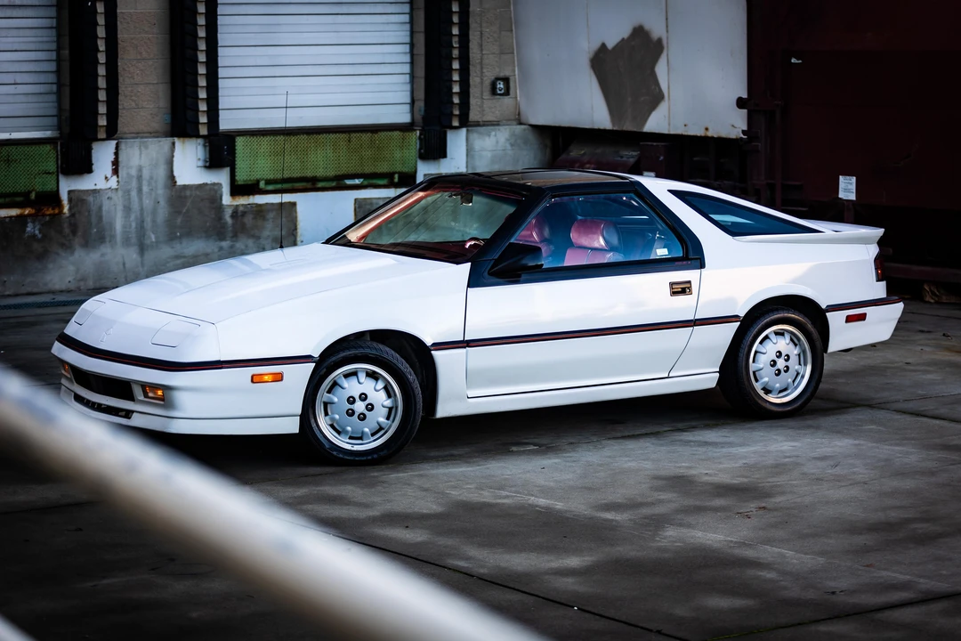 1988 Dodge Daytona - Image 12 of 31