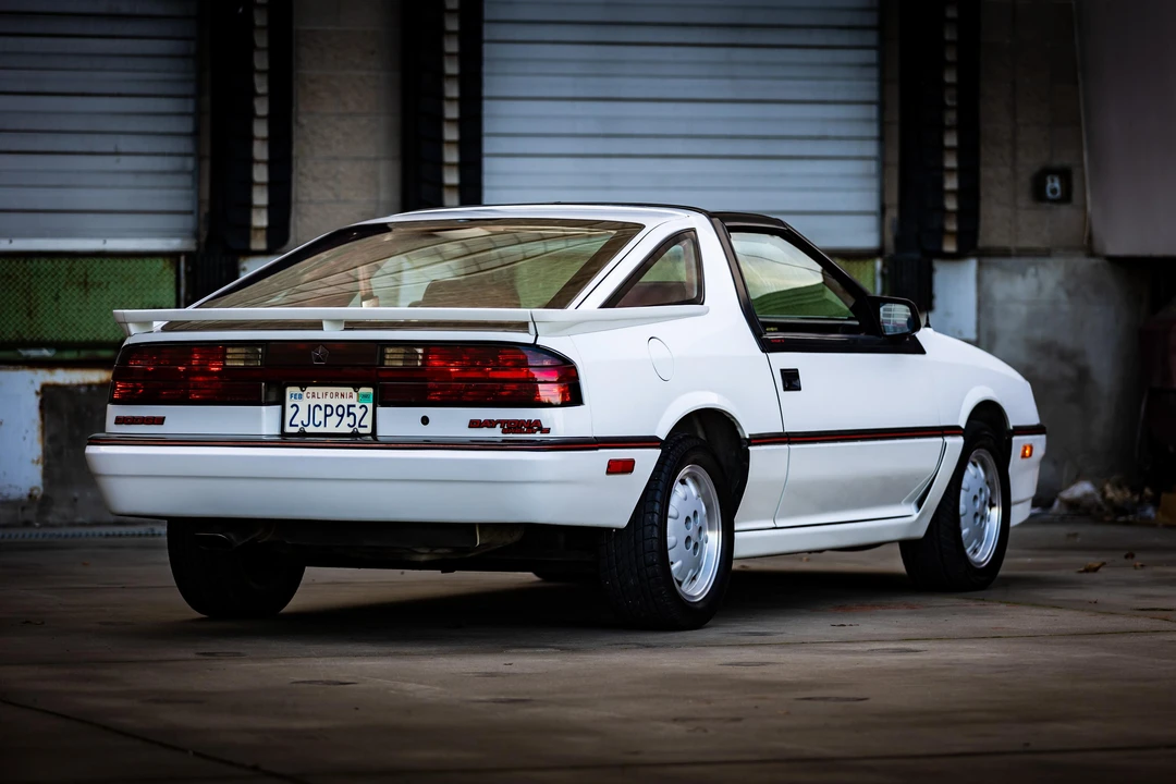1988 Dodge Daytona - Image 27 of 31