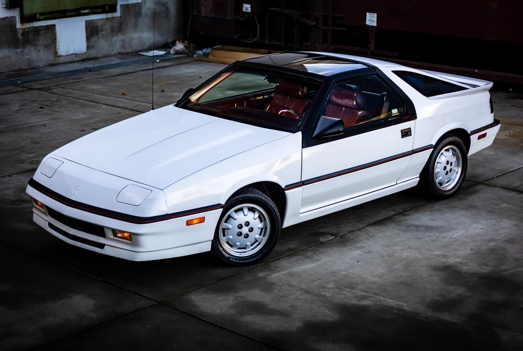 1988 Dodge Daytona - Image 11 of 31