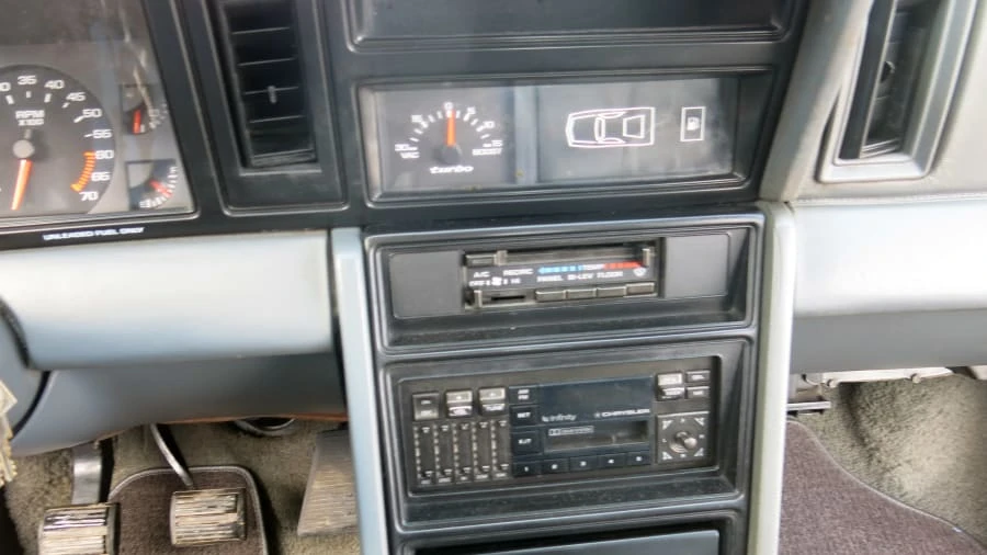 1988 Dodge Daytona - Image 7 of 11