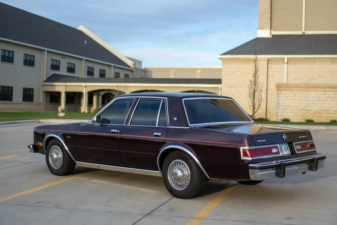 1988 Dodge Diplomat - Image 8 of 31