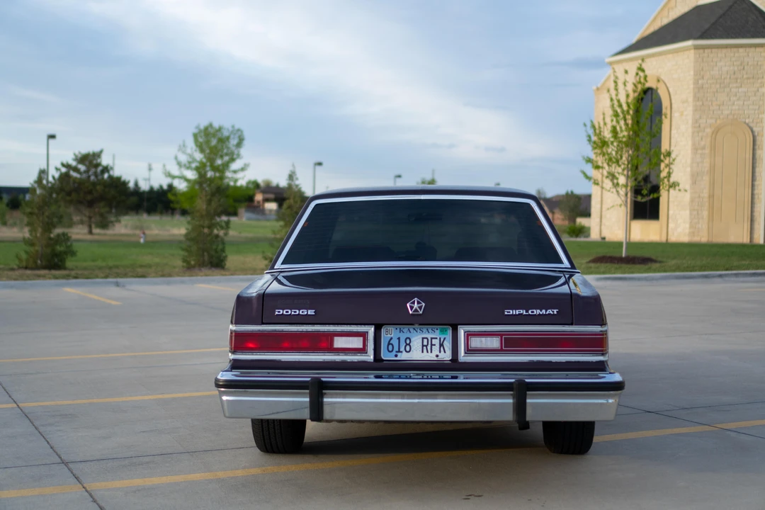 1988 Dodge Diplomat - Image 10 of 31