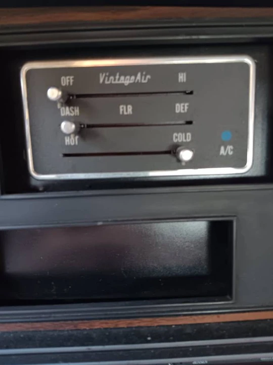 1988 Dodge Ramcharger - Image 8 of 8