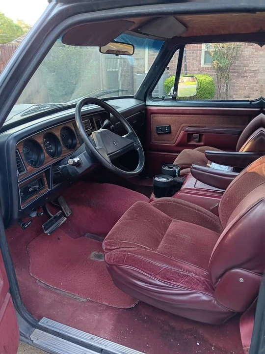 1988 Dodge Ramcharger - Image 4 of 8
