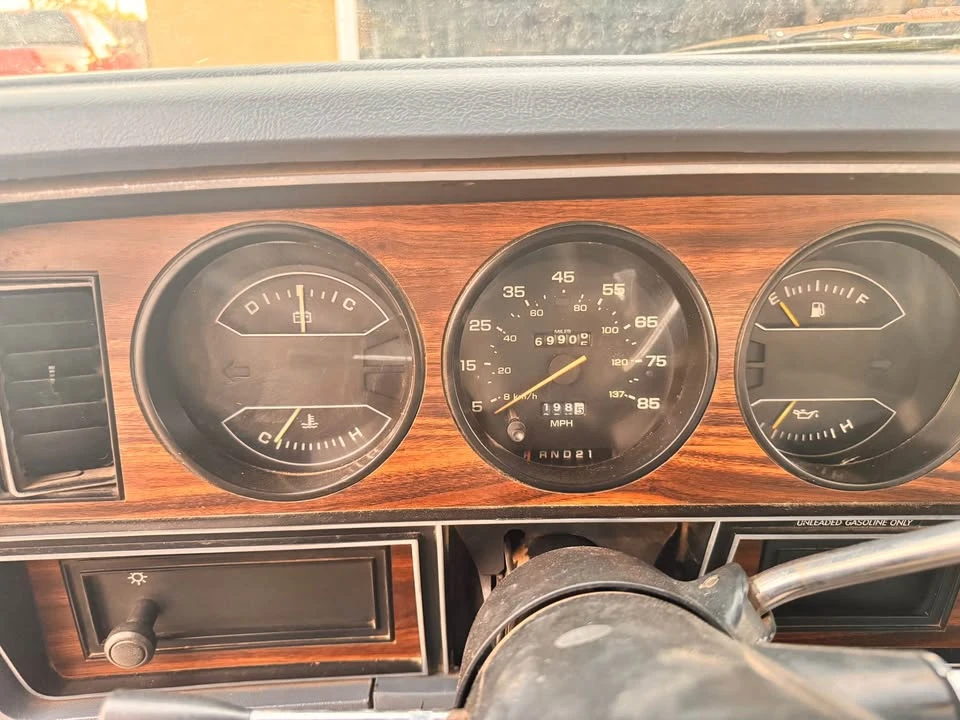 1988 Dodge Ramcharger - Image 9 of 12