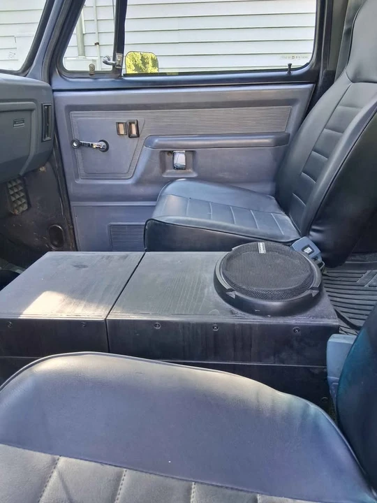 1988 Dodge Ramcharger - Image 11 of 19