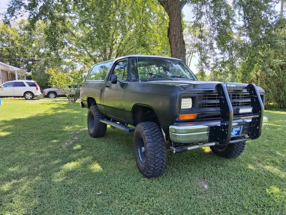 1988 Dodge Ramcharger - Image 18 of 19