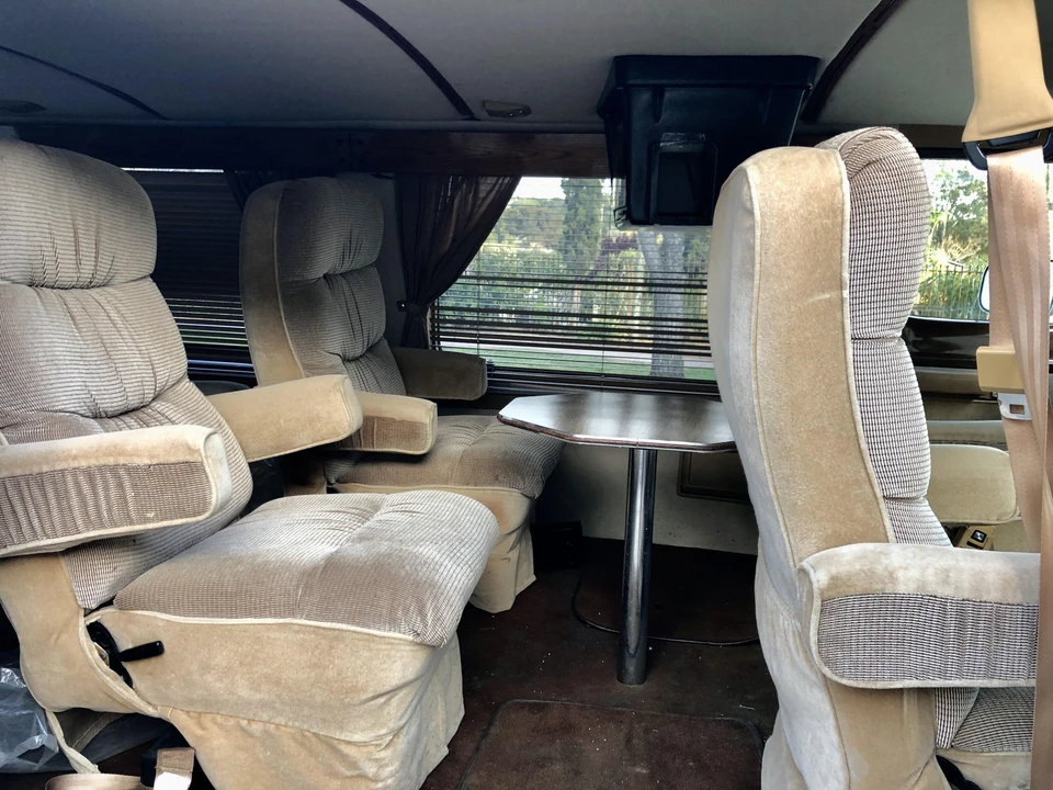 1988 Dodge Ram Van - Image 21 of 31