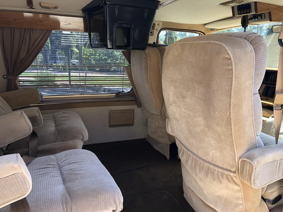 1988 Dodge Ram Van - Image 22 of 31