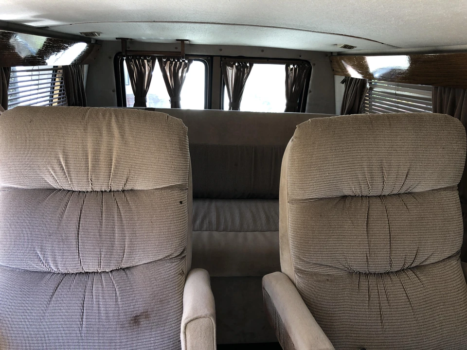1988 Dodge Ram Van - Image 20 of 31