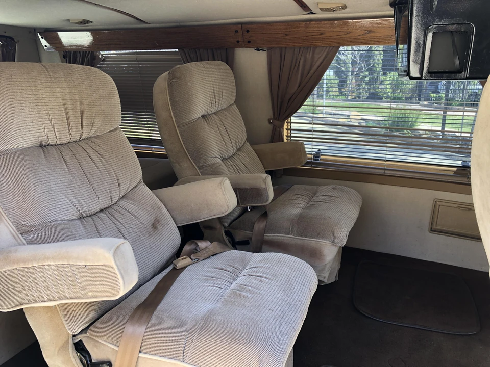 1988 Dodge Ram Van - Image 18 of 31