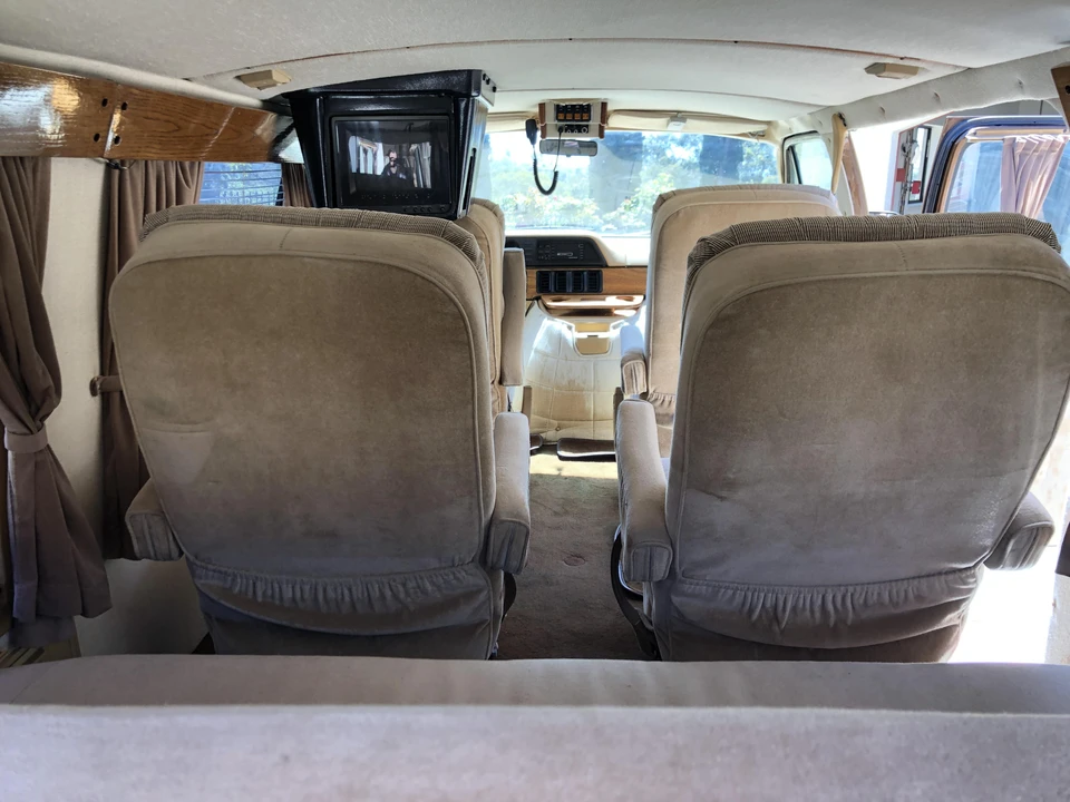 1988 Dodge Ram Van - Image 23 of 31