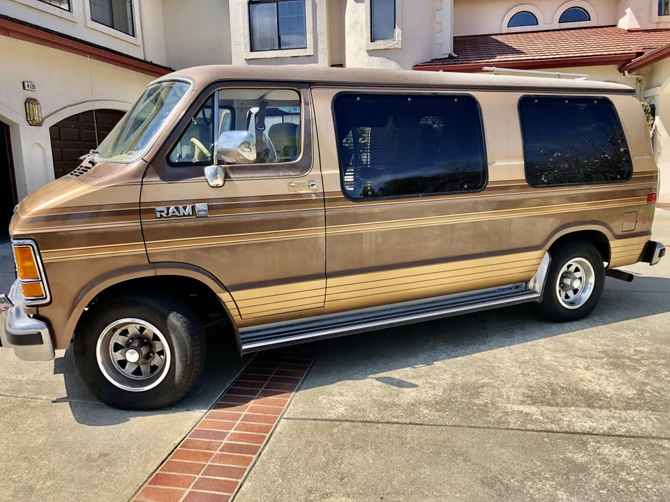 1988 Dodge Ram Van - Image 6 of 31