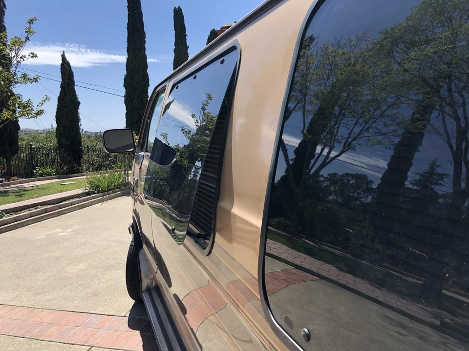 1988 Dodge Ram Van - Image 11 of 31