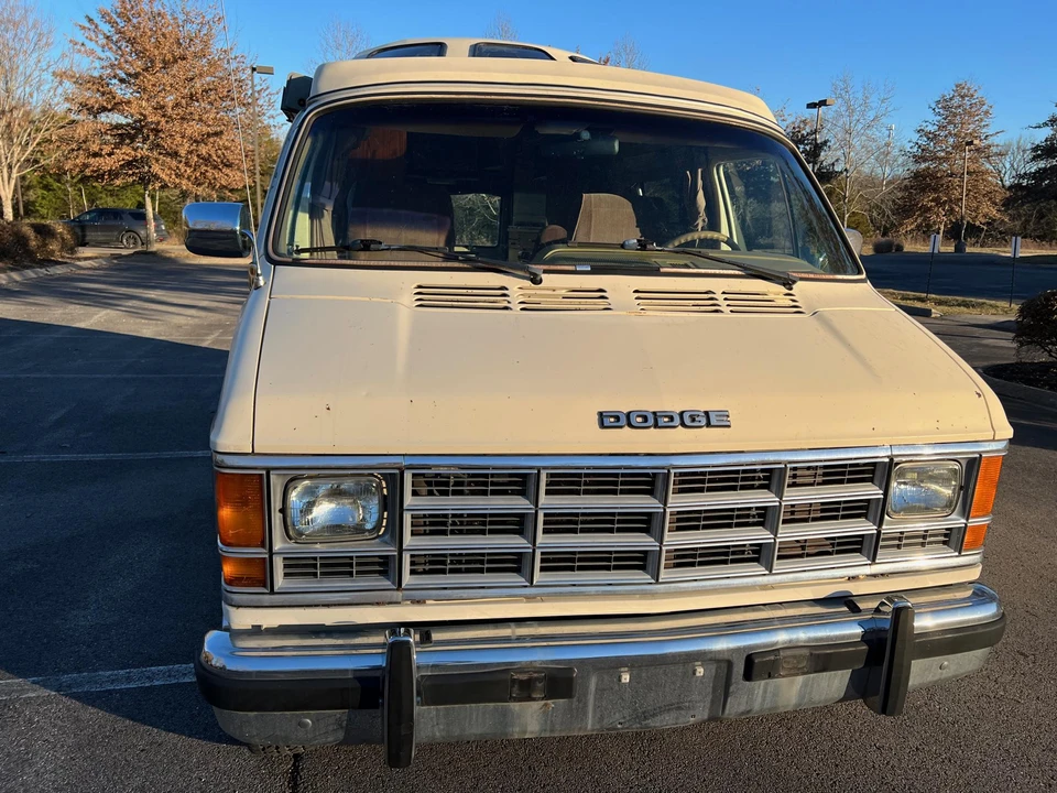 1988 Dodge Ram Van - Image 10 of 19