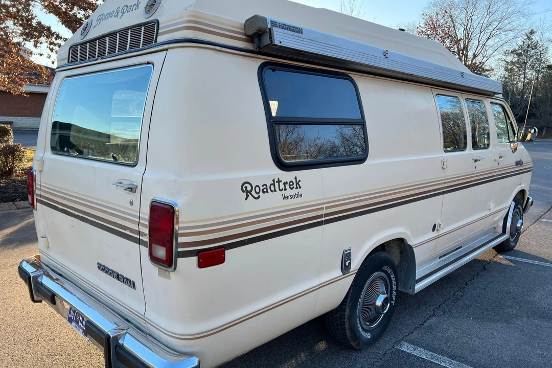 1988 Dodge Ram Van - Image 5 of 19