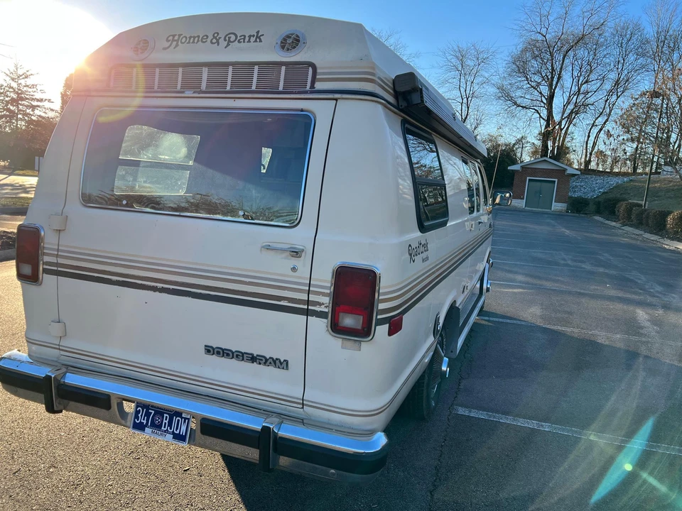 1988 Dodge Ram Van - Image 7 of 19