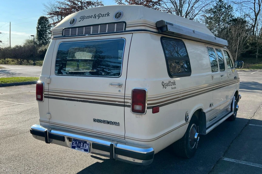 1988 Dodge Ram Van - Image 8 of 19