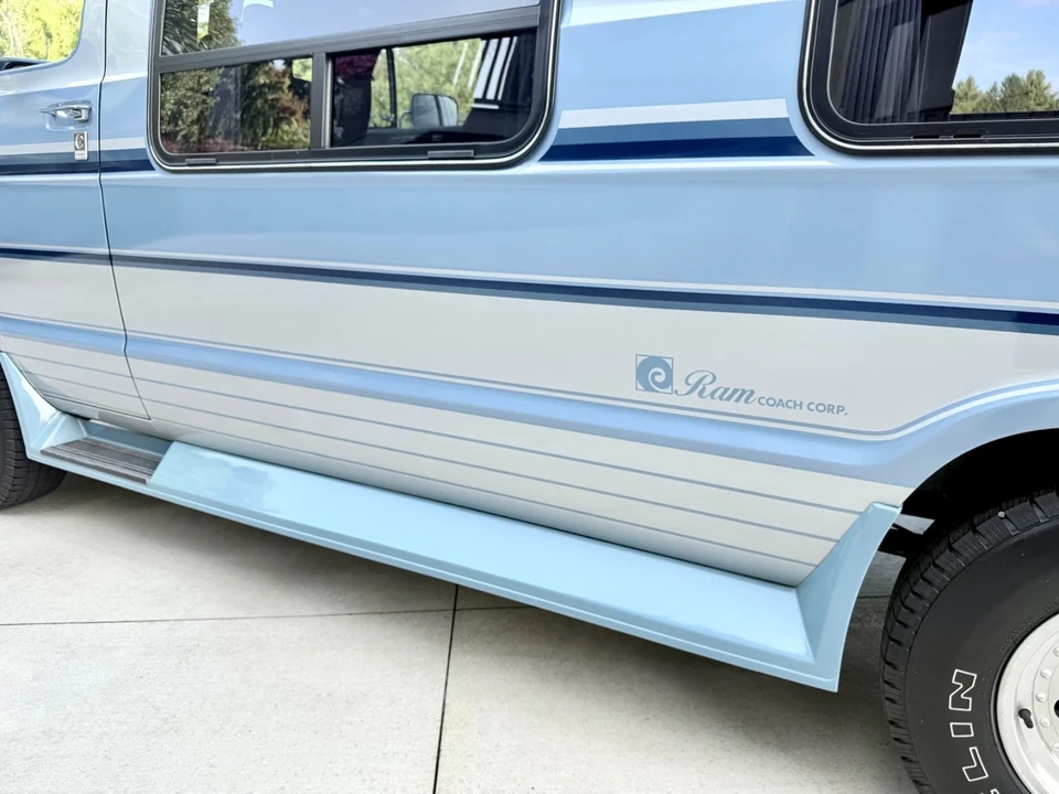 1988 Dodge Ram Van - Image 19 of 21