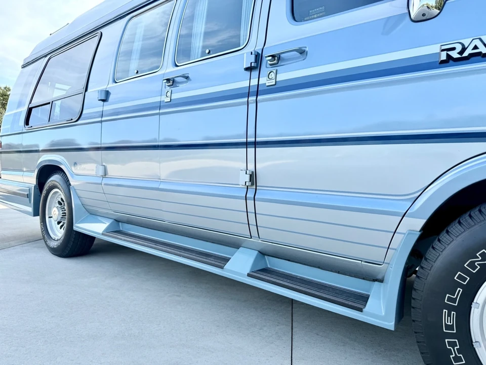 1988 Dodge Ram Van - Image 15 of 21
