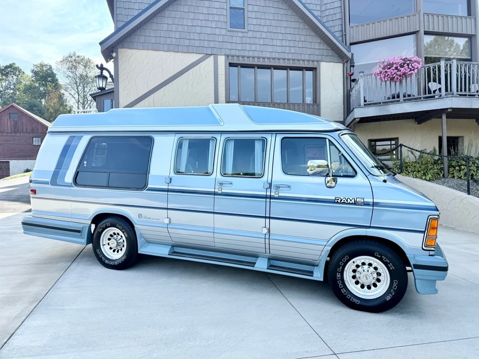 1988 Dodge Ram Van - Image 2 of 21