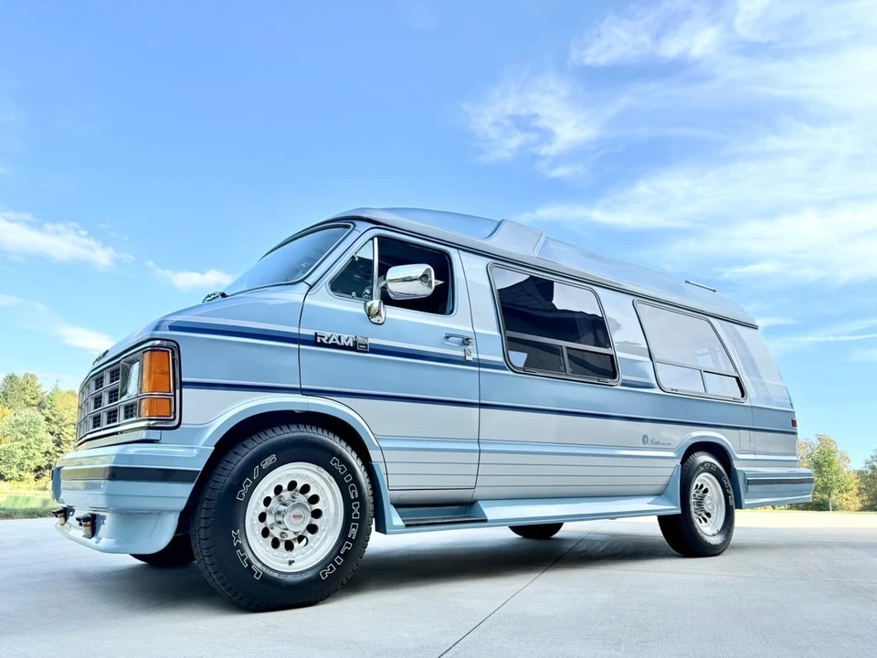 1988 Dodge Ram Van - Image 12 of 21