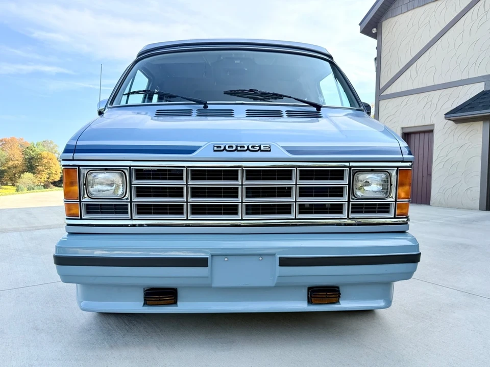 1988 Dodge Ram Van - Image 13 of 21