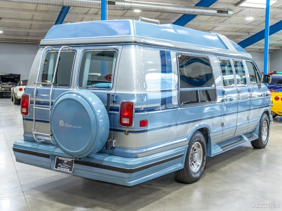 1988 Dodge Ram Van - Image 9 of 21