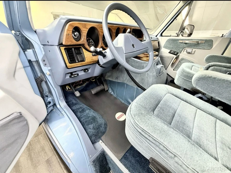 1988 Dodge Ram Van - Image 20 of 21