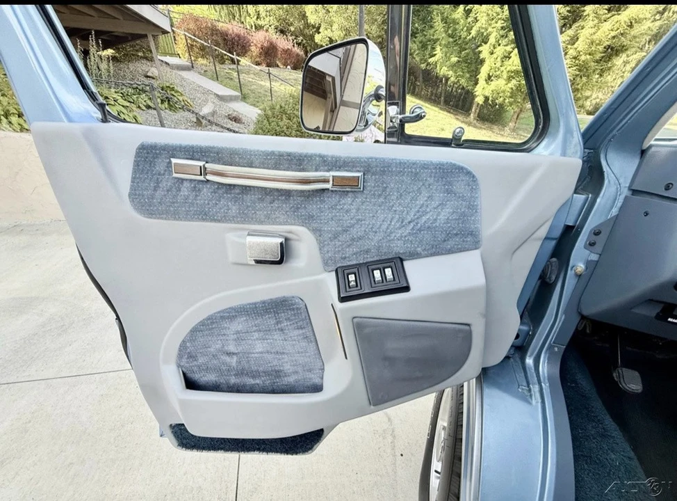 1988 Dodge Ram Van - Image 19 of 21