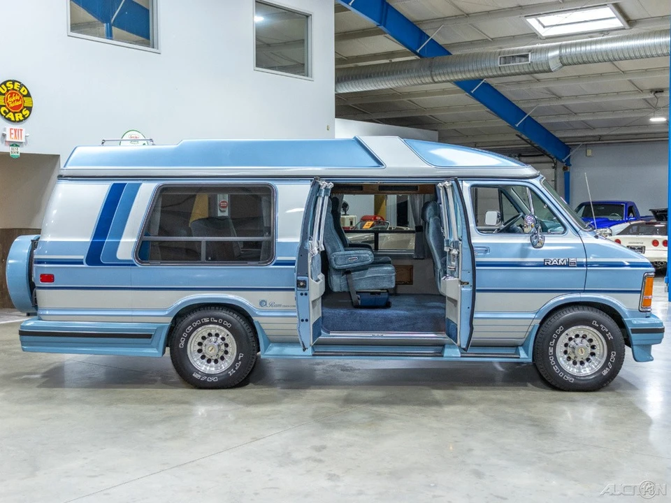 1988 Dodge Ram Van - Image 11 of 21
