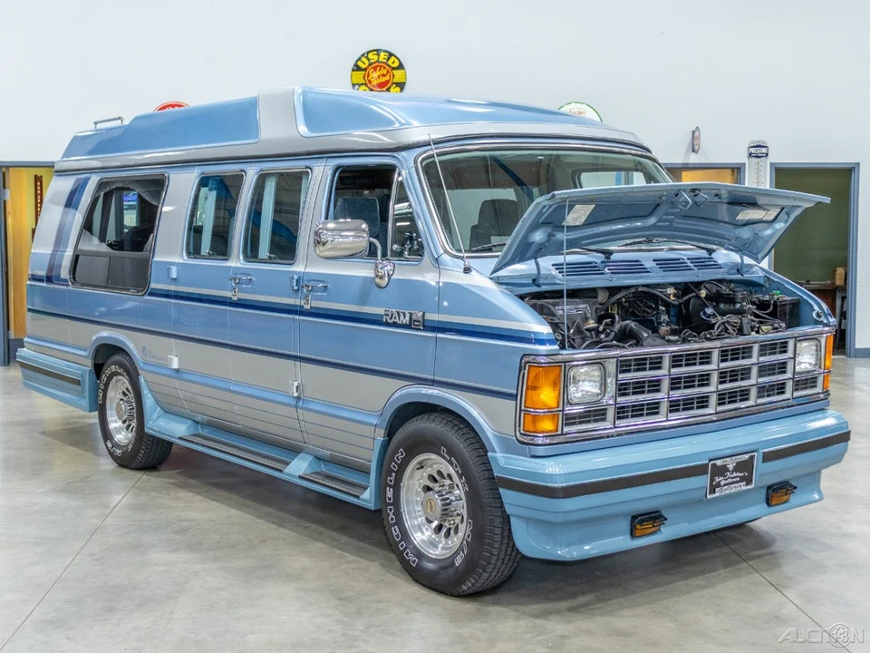 1988 Dodge Ram Van - Image 12 of 21