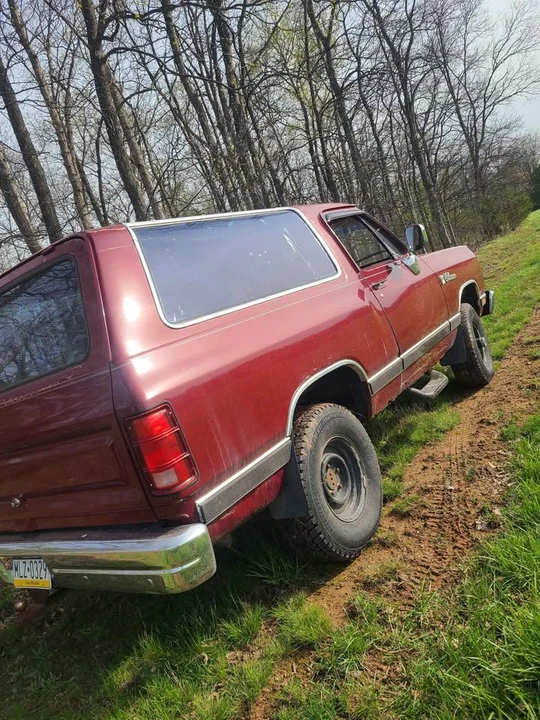 1988 Dodge Ramcharger - Image 2 of 10