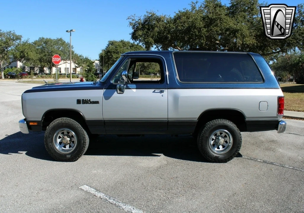 1988 Dodge Ramcharger - Image 17 of 21