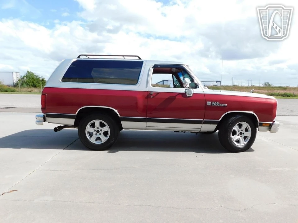 1988 Dodge Ramcharger - Image 4 of 12