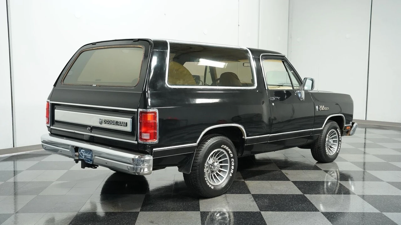 1988 Dodge Ramcharger - Image 12 of 12